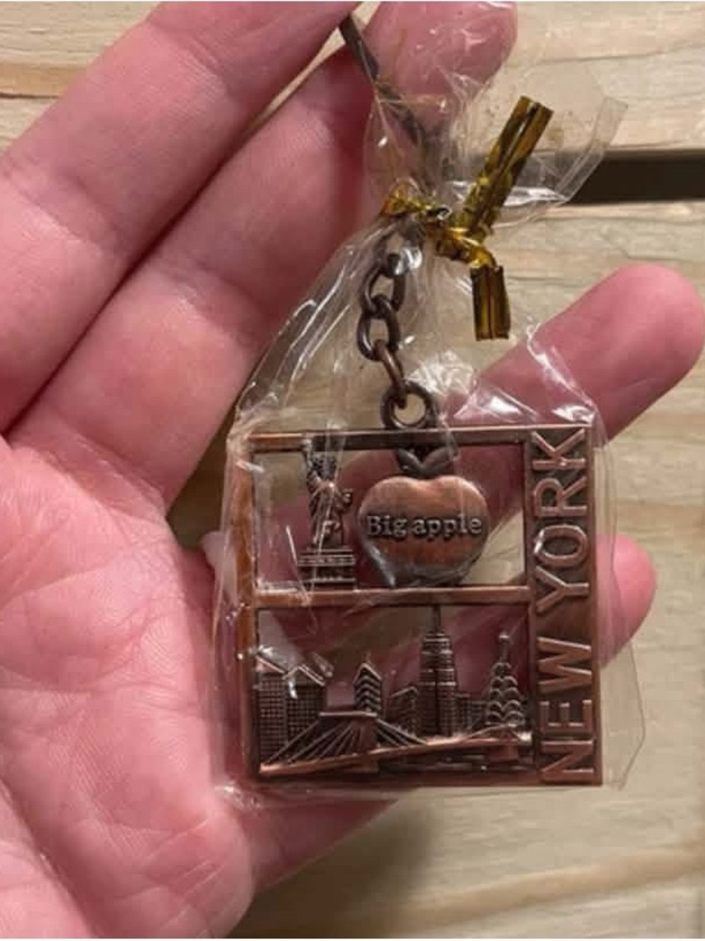 New York Souvenir Keychain in Copper Tone – Big Apple Charm